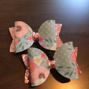 Pink floral bow on glitter piggy set!